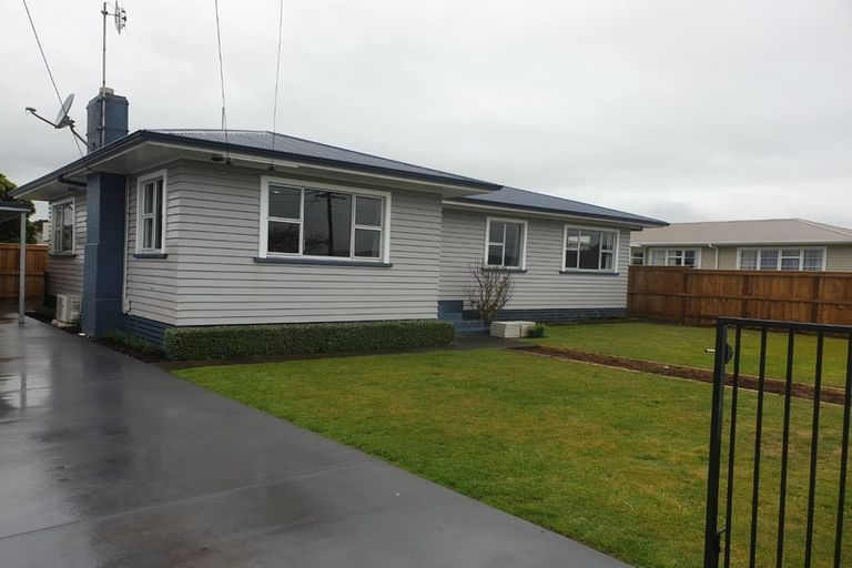 Photo of property in 8 Truby King Street, Merrilands, New Plymouth, 4312