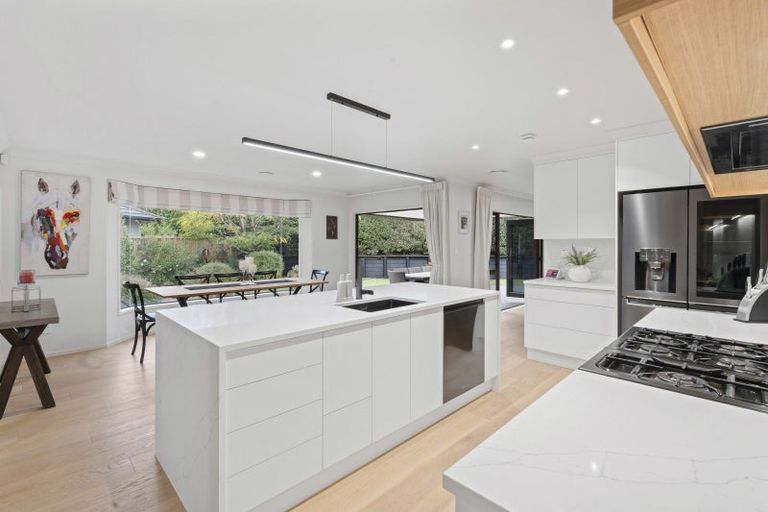 Photo of property in 9 Ellivani Rise, Pukekohe, 2120