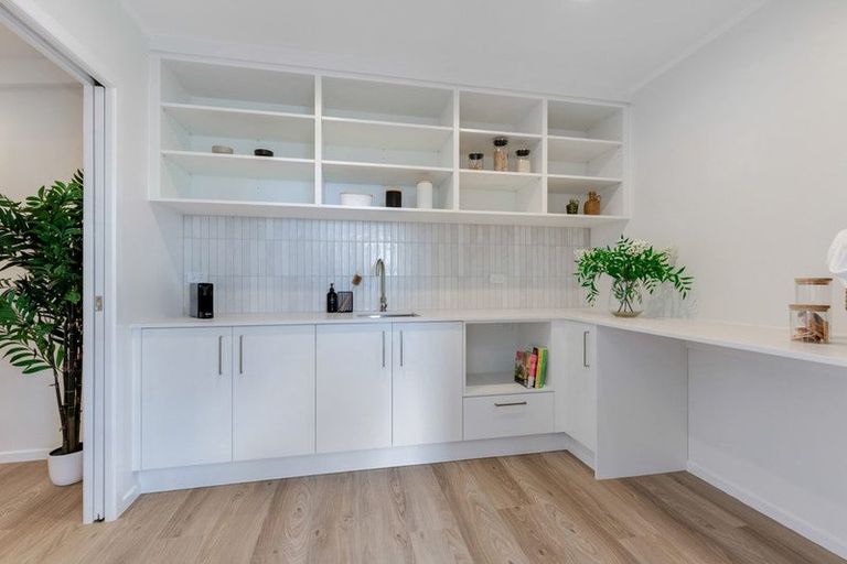 Photo of property in 49 Jaemont Avenue, Te Atatu South, Auckland, 0610