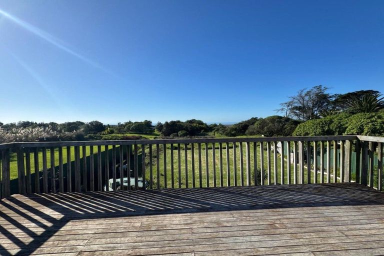 Photo of property in 16 Collison Terrace, Haumoana, 4102