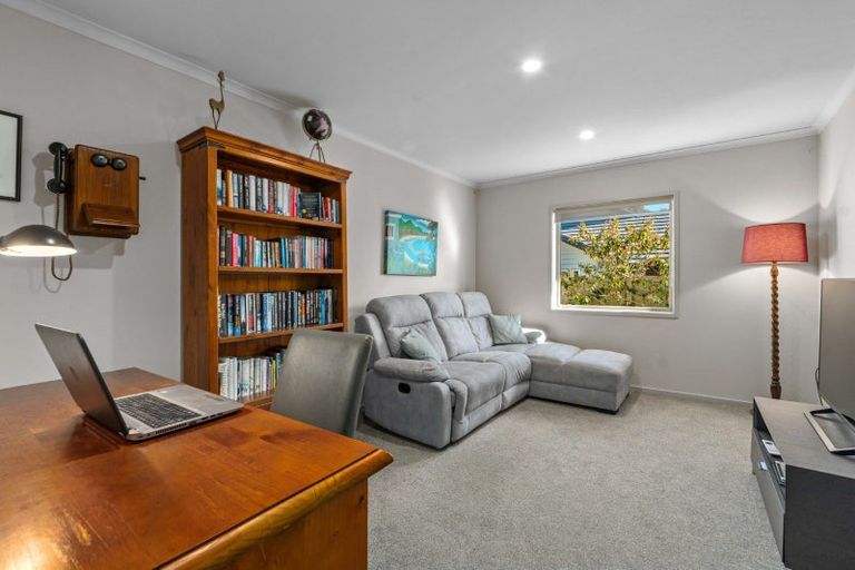 Photo of property in 162 Oteki Park Drive, Welcome Bay, Tauranga, 3112