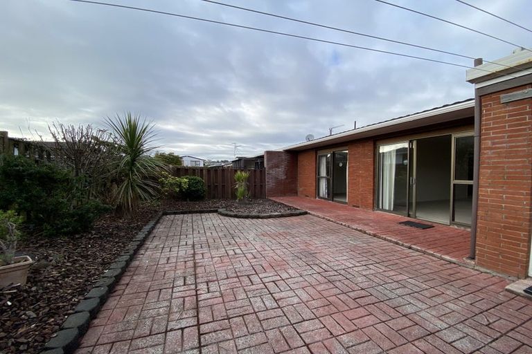 Photo of property in 2/76 Wellington Street, Howick, Auckland, 2014