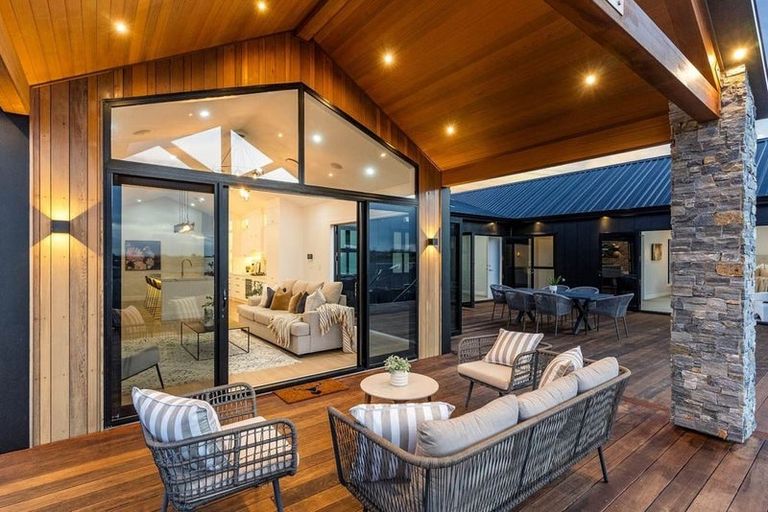 Photo of property in 9 Fisk Road, Pukekohe, 2120