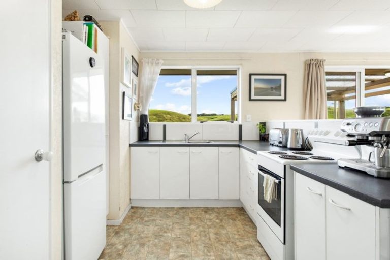 Photo of property in 179 Taiapa Road, Muriwai, Waimauku, 0881