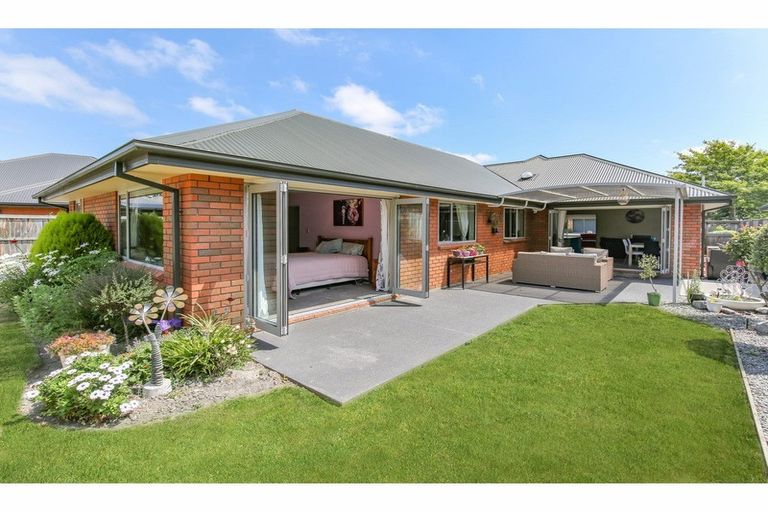 Photo of property in 28 Cedar Place, Rangiora, 7400