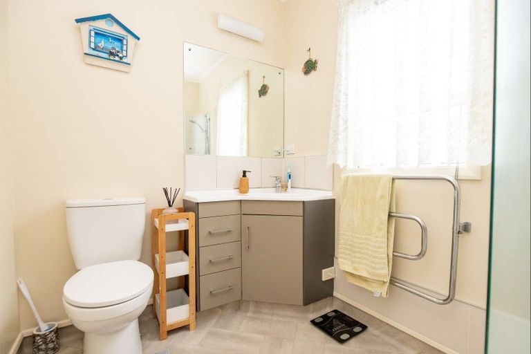 Photo of property in 16 Benner Drive, Ngatea, 3503