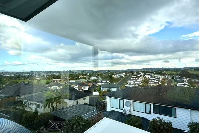 Photo of property in 240 Sturges Road, Henderson, Auckland, 0612