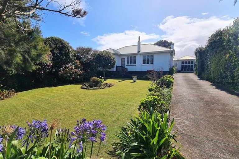 Photo of property in 163 Tasman Street, Opunake, 4616