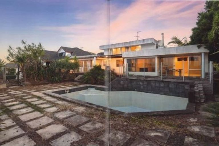 Photo of property in 2/1 Sunderlands Road, Half Moon Bay, Auckland, 2012