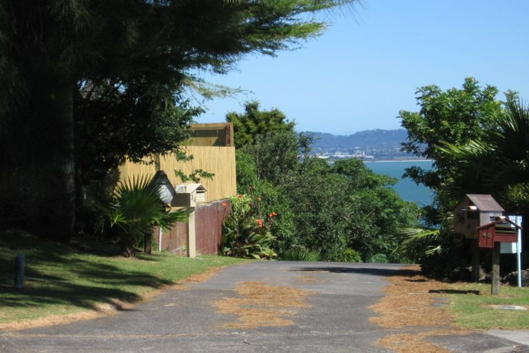 Photo of property in 30 Mayall Avenue, Beach Haven, Auckland, 0626