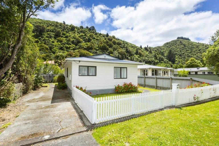 Photo of property in 36a Black Beech Street, Birchville, Upper Hutt, 5018