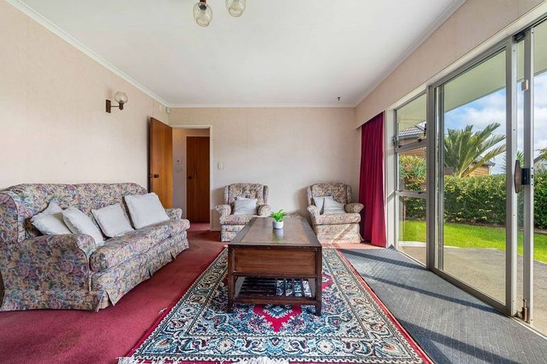 Photo of property in 2/13 Kowhai Avenue, Mangere Bridge, Auckland, 2022