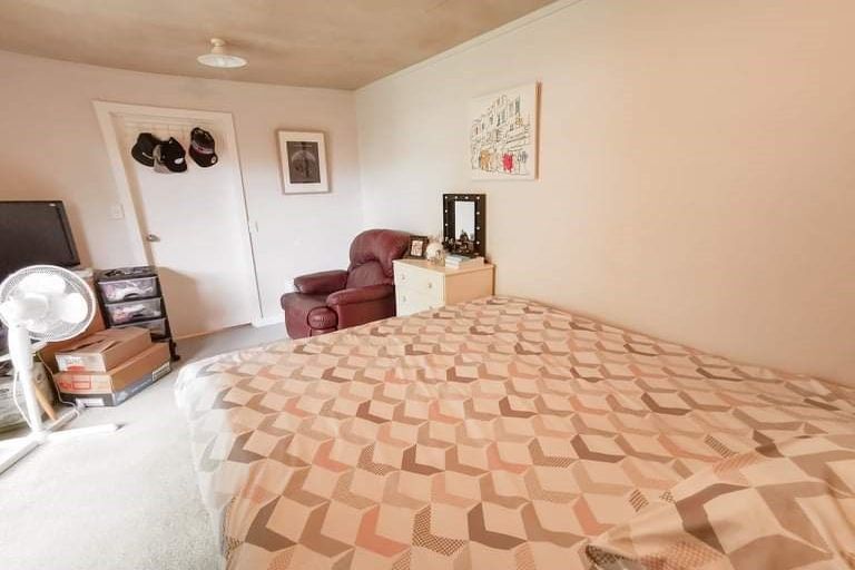 Photo of property in 9 Toru Street, Te Atatu Peninsula, Auckland, 0610