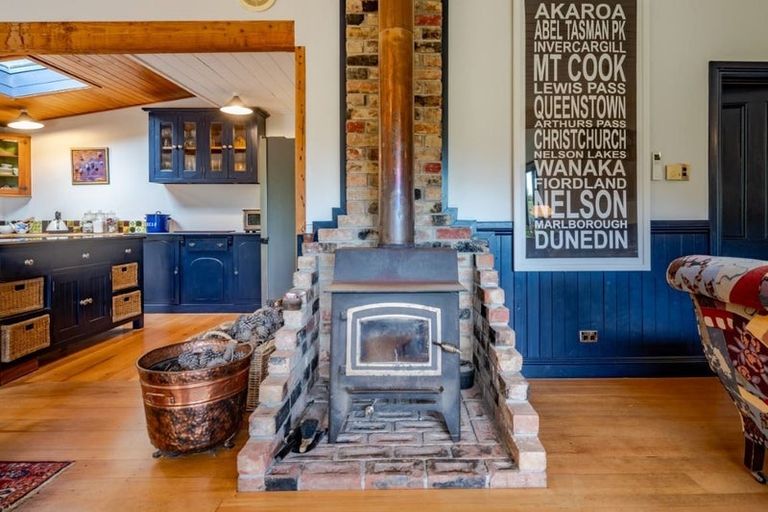 Photo of property in 592 Le Bons Bay Road, Le Bons Bay, Akaroa, 7583