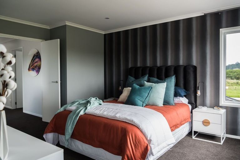 Photo of property in 16 Bridget Court, Red Beach, 0932