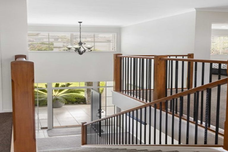 Photo of property in 18 Armstrong Farm Drive, East Tamaki Heights, Auckland, 2016