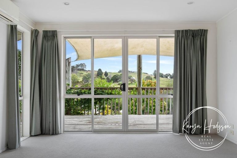 Photo of property in 12 Ash Grove, Maungaturoto, 0520