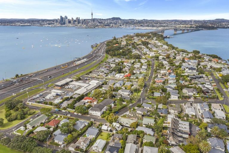 Photo of property in 23a Stafford Road, Northcote Point, Auckland, 0627