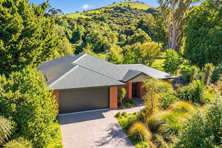 Photo of property in 105 Western Valley Road, Little River, 7591