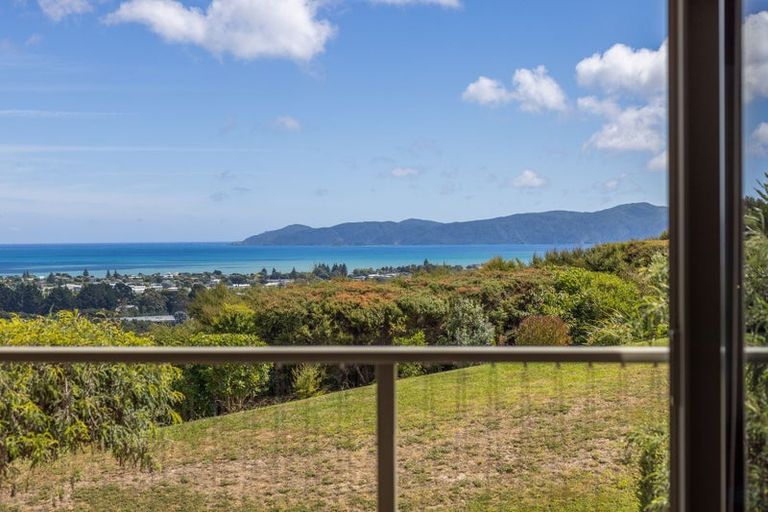 Photo of property in 2 Ocean Vista Lane, Paraparaumu, 5032