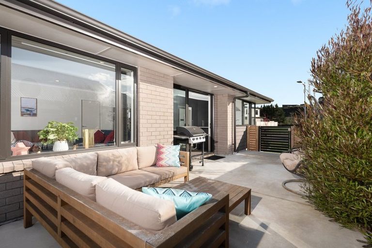 Photo of property in 86 Awataha Crescent, Pyes Pa, Tauranga, 3110