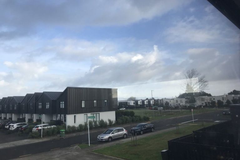 Photo of property in 1 Beardmore Lane, Papakura, 2110