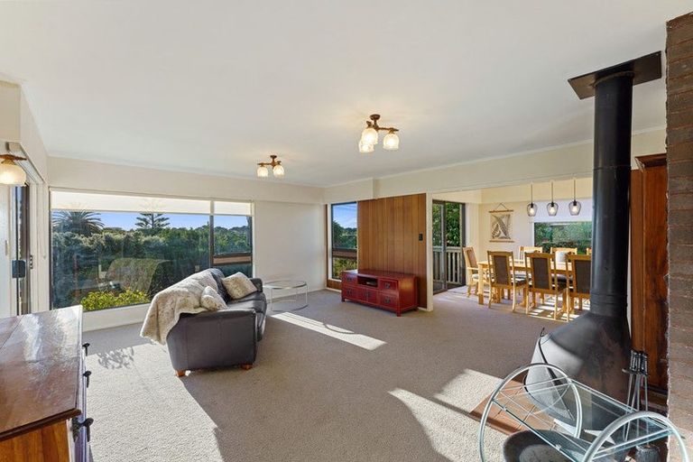 Photo of property in 36 Queens Road, Waikanae Beach, Waikanae, 5036