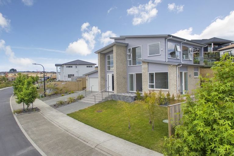 Photo of property in 14 Tauwaka Crescent, Riverhead, 0820