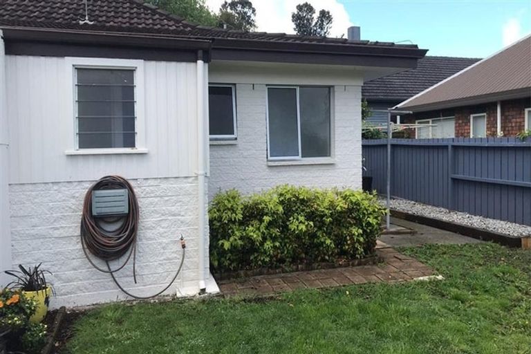 Photo of property in 2/23 Beach Road, Pahurehure, Papakura, 2113