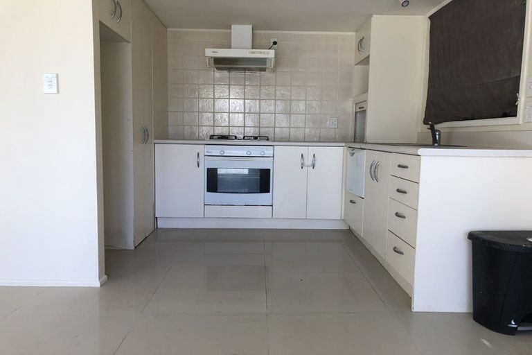 Photo of property in 704a East Coast Road, Pinehill, Auckland, 0632