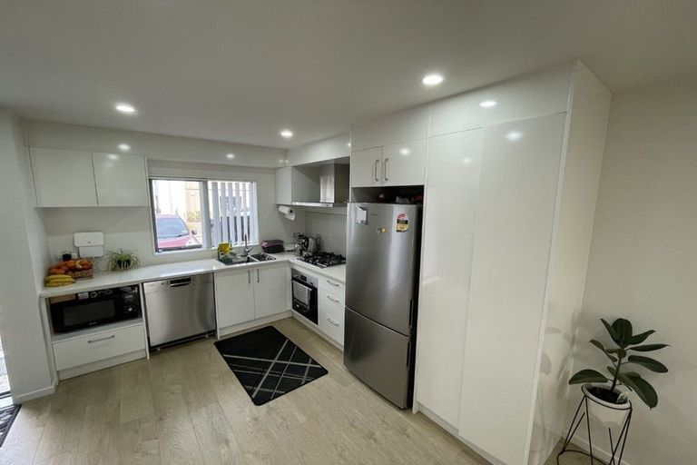 Photo of property in 21 Valour Lane, Papakura, 2110