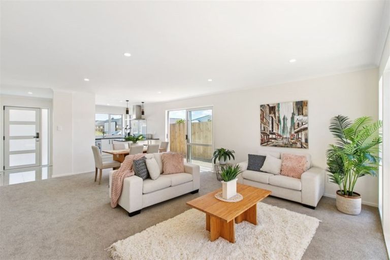 Photo of property in 27 Matata Drive, Takanini, 2112