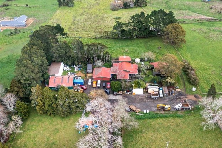 Photo of property in 215 Nixon Road, Taupaki, Henderson, 0782