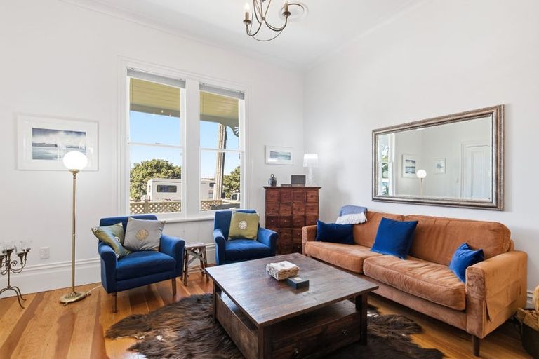 Photo of property in 500 Evans Bay Parade, Hataitai, Wellington, 6021