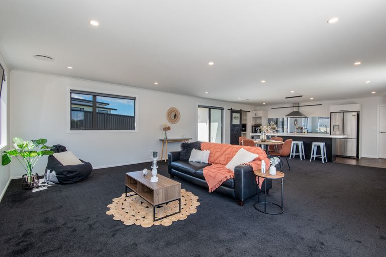 Photo of property in 42 Mcneil Street, Balclutha, 9230