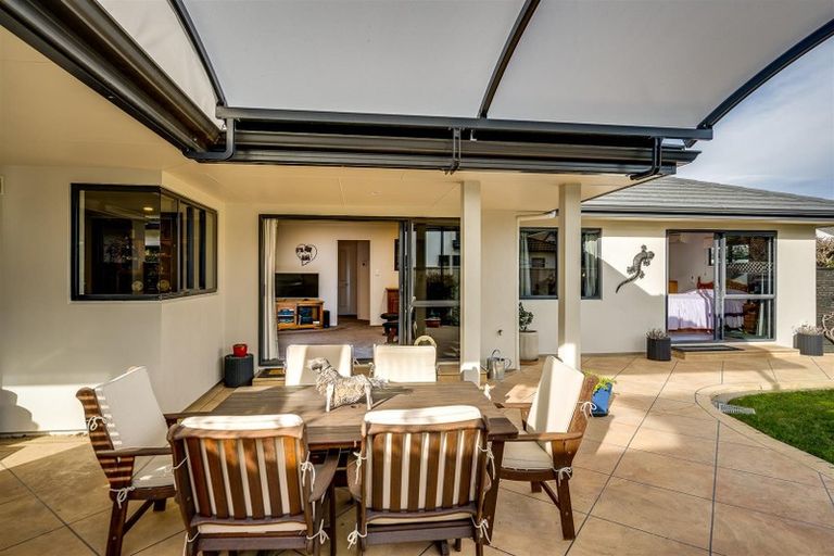 Photo of property in 17 Malbec Way, Greenmeadows, Napier, 4112