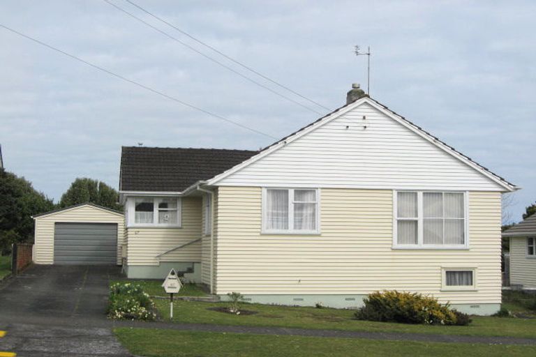 Photo of property in 67 Cook Street, Marfell, New Plymouth, 4310