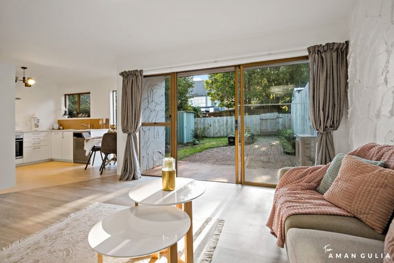 Photo of property in 3/550 Glenfield Road, Glenfield, Auckland, 0629