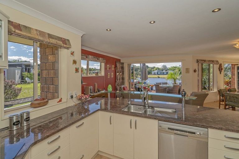 Photo of property in 38 Motukorure Parade, Cooks Beach, Whitianga, 3591