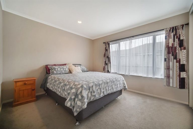 Photo of property in 33 Fergy Crescent, Wattle Downs, Auckland, 2103