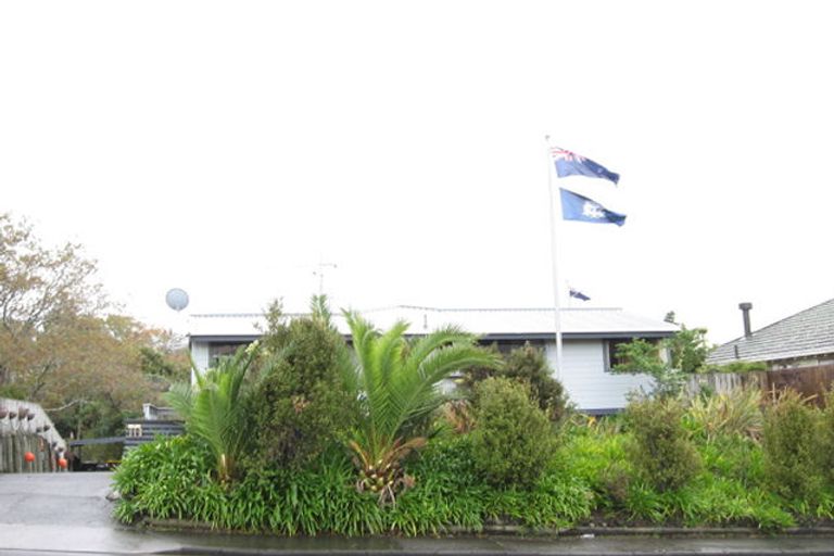 Photo of property in 110 Selwyn Road, Cockle Bay, Auckland, 2014