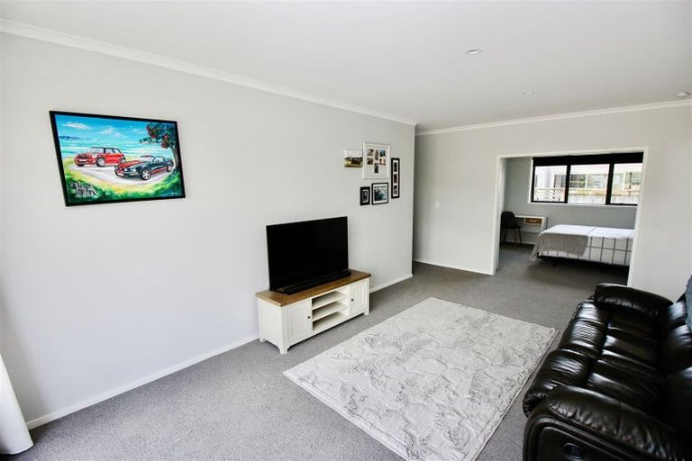Photo of property in 1 Vanita Drive, Whitianga, 3510