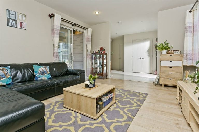 Photo of property in 311a Albany Highway, Rosedale, Auckland, 0632