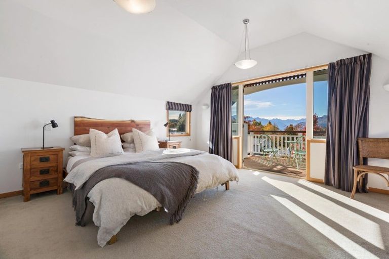 Photo of property in 76 Meadowstone Drive, Wanaka, 9305