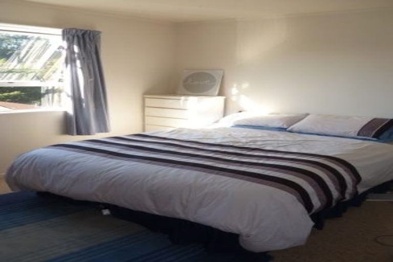 Photo of property in 12 Duggan Place, Johnsonville, Wellington, 6037