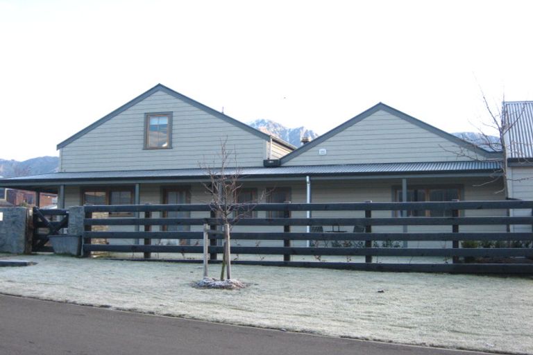 Photo of property in 1 Alexander Place, Arrowtown, 9302