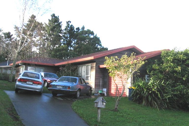 Photo of property in 8 Jacinta Grove, Swanson, Auckland, 0612