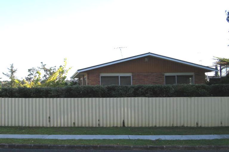 Photo of property in 63 Glencoe Road, Browns Bay, Auckland, 0630