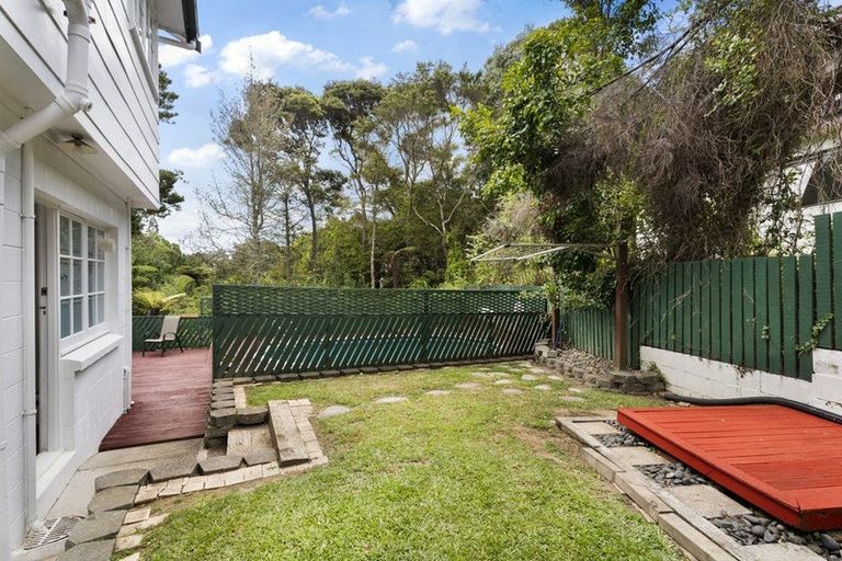Photo of property in 30 Glencourt Place, Glenfield, Auckland, 0629