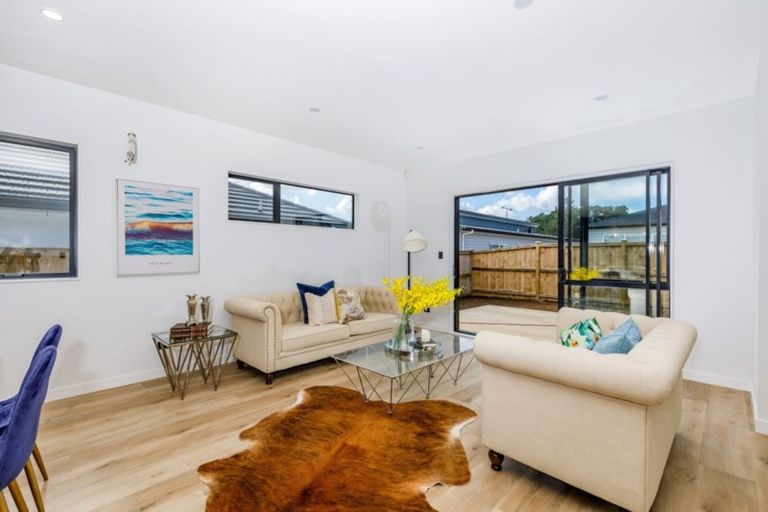 Photo of property in 21 Vinistra Road, Kumeu, 0810